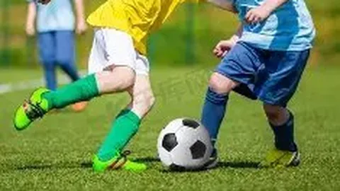 拜仁瞄准费耶诺德19岁右边卫吉瓦罗-雷德，米兰体育独家报道