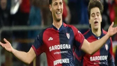 曼城欧冠淘汰赛首战5-0横扫葡萄牙体育，B席梅开二度斯特林贡献精彩远射