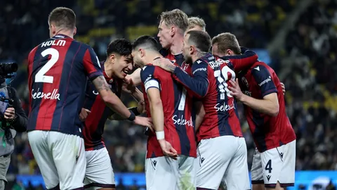 鹰击长空，太阳逐影！精彩对决，不容错过的老鹰与太阳巅峰之战！